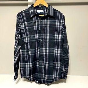 Magellan Outdoors New w/out tags. Unworn. Black & gray lots of tech - see pics